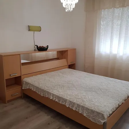 Megi Апартамент