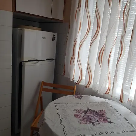 Megi Апартамент *